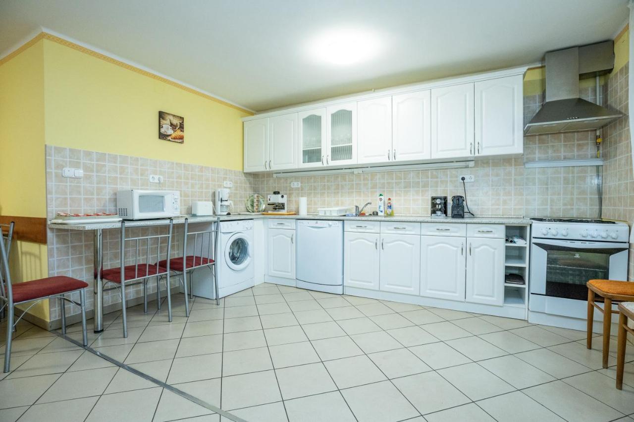 Betty Apartman Hajduszoboszlo Exterior photo