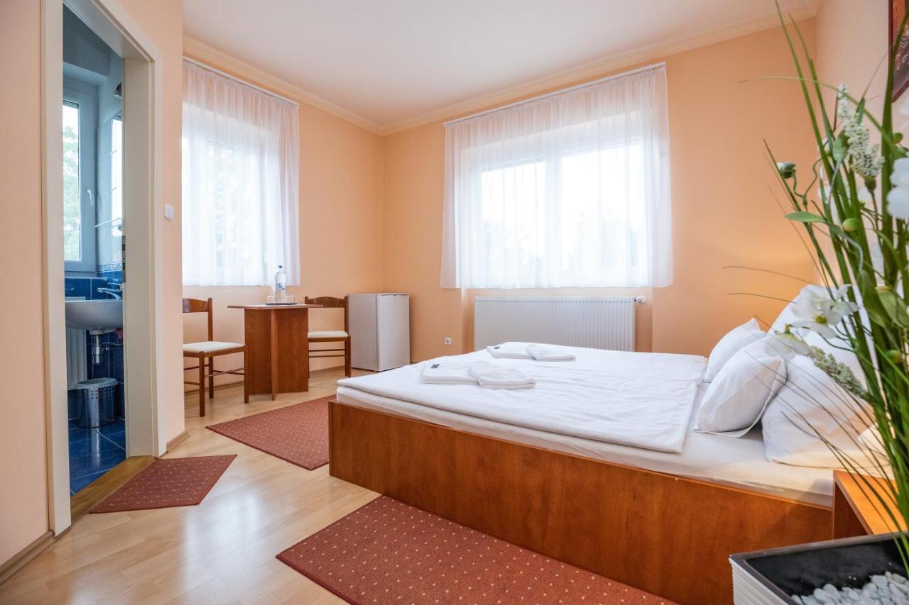 Betty Apartman Hajduszoboszlo Exterior photo