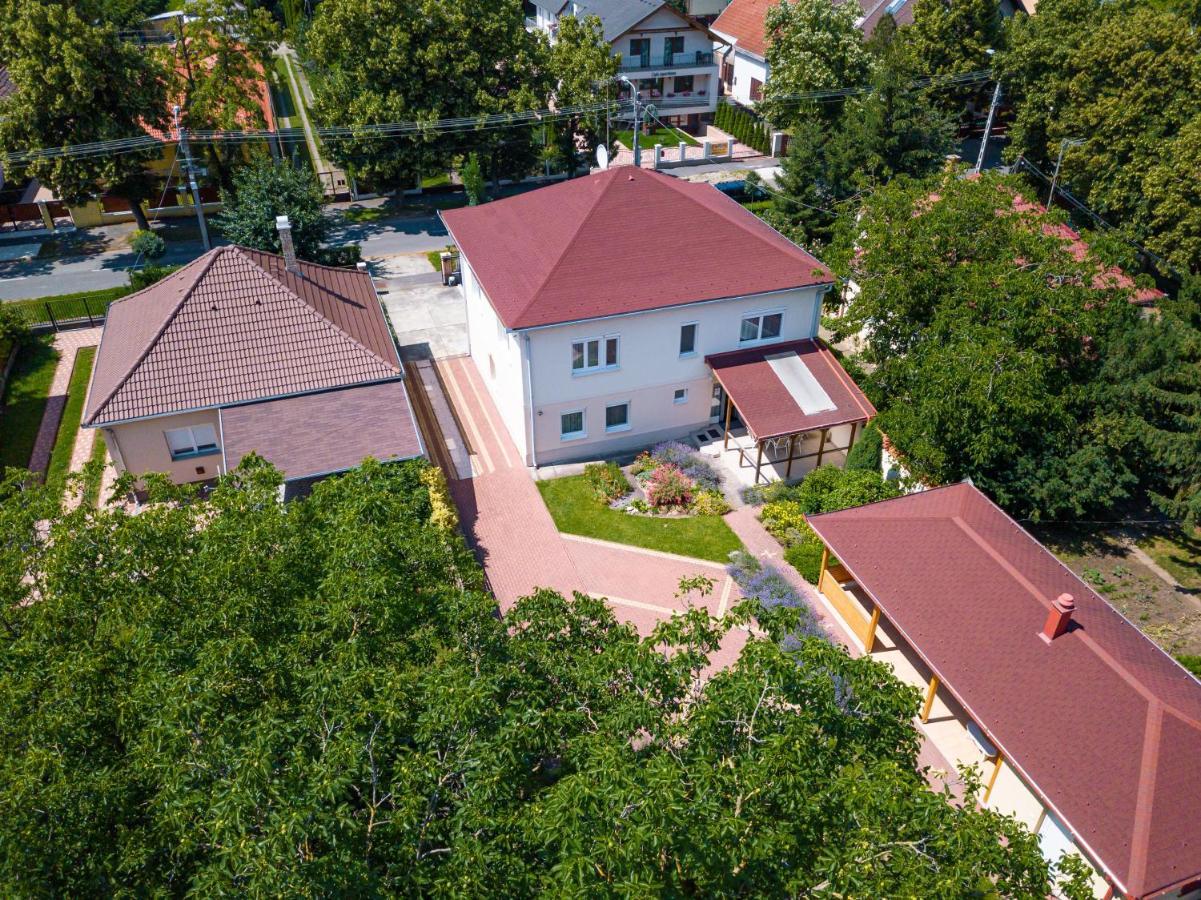 Betty Apartman Hajduszoboszlo Exterior photo