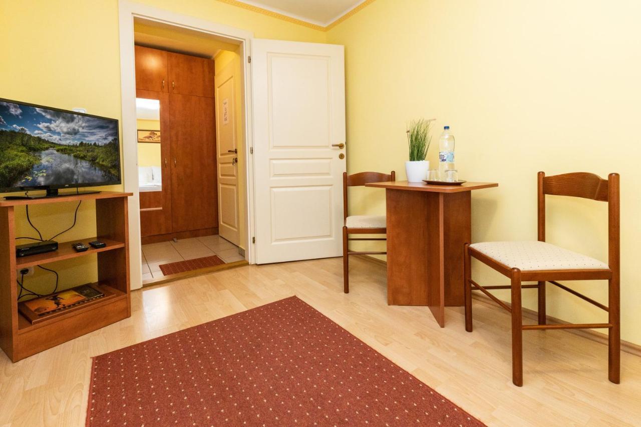 Betty Apartman Hajduszoboszlo Exterior photo
