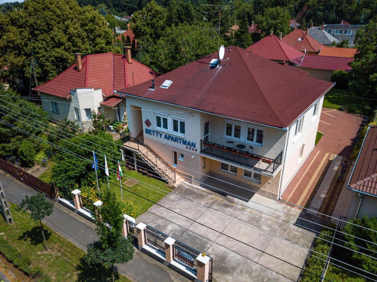 Betty Apartman Hajduszoboszlo Exterior photo